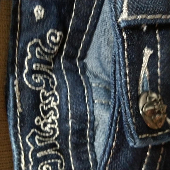 Miss Me Signature Rise Embellished Boot Cut Jeans in Dark Wash - Picture 4 of 9